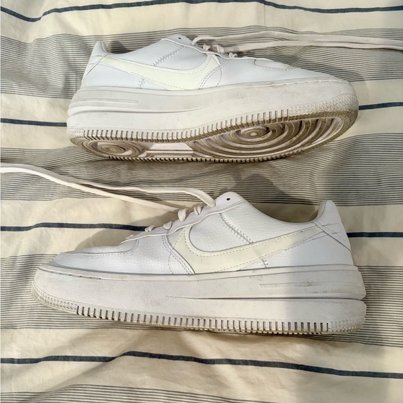 Nike AF1 white with light bone swoosh - women’s 9.5 - Picture 4 of 6